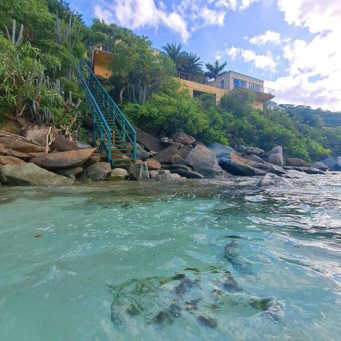 Sailfish Villa Luxury Beachfront Estate Magens Bay Cruz Bay 외부 사진