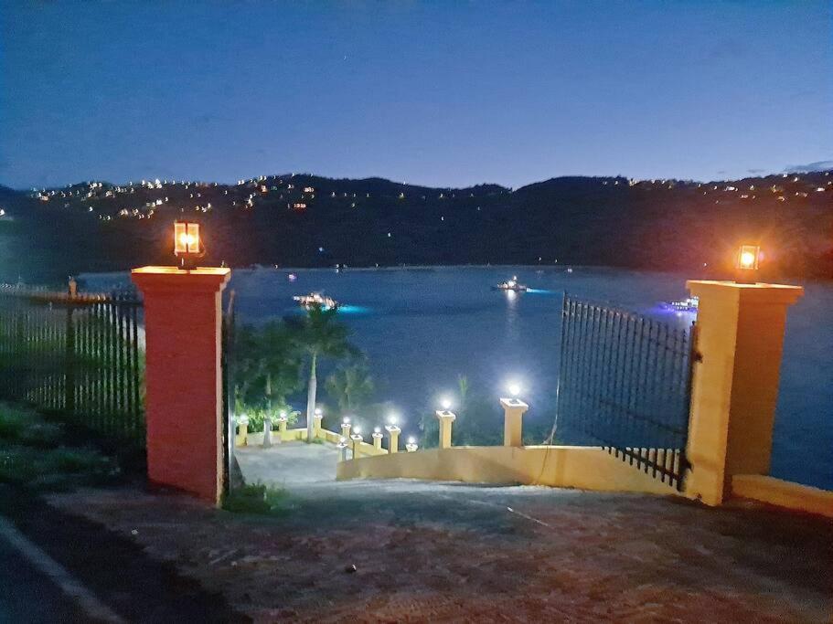 Sailfish Villa Luxury Beachfront Estate Magens Bay Cruz Bay 외부 사진